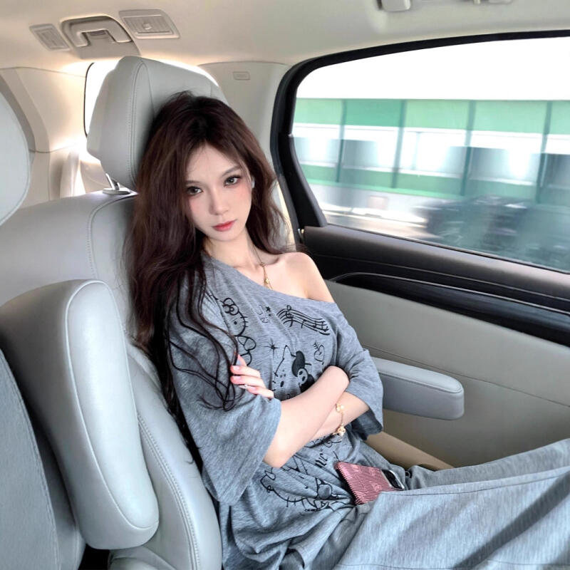 Blouse Off Shoulder - Güneşten Koruyucu Bluz Hello Kitty Eğimli